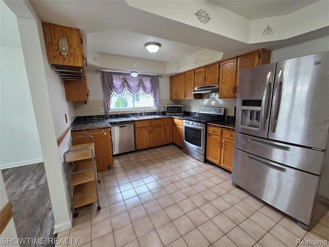 35706 Duke Drive, Sterling Heights, MI 48310