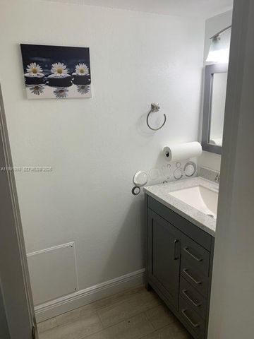 14900 SW 82nd Ter 14-205, Miami, FL 33193