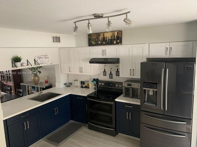 14900 SW 82nd Ter 14-205, Miami, FL 33193