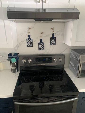 14900 SW 82nd Ter 14-205, Miami, FL 33193