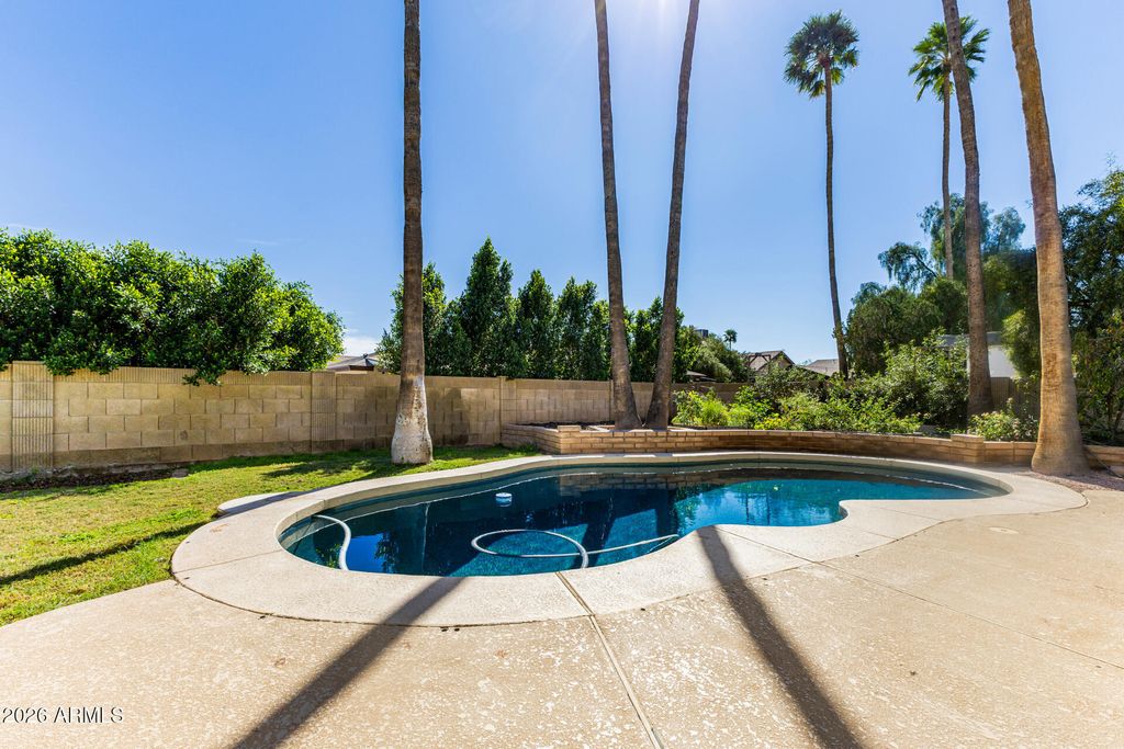 Image 40 of property listing at 1727 S SYCAMORE --, Mesa, AZ 85202