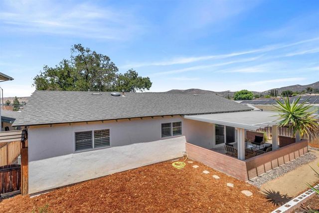 10149 Carreta Dr, Santee, CA 92071