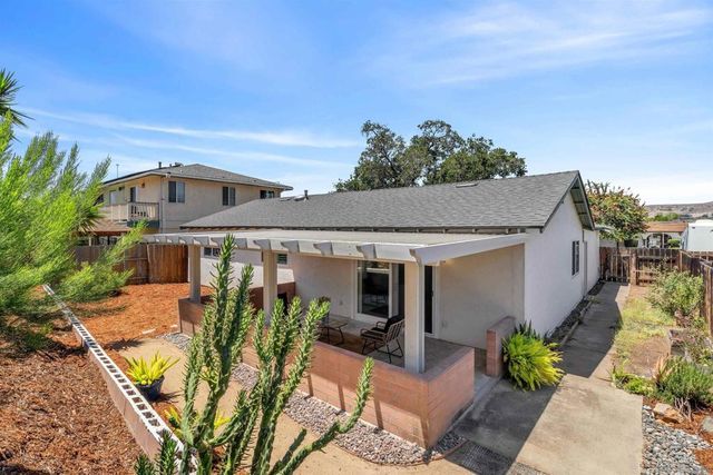 10149 Carreta Dr, Santee, CA 92071