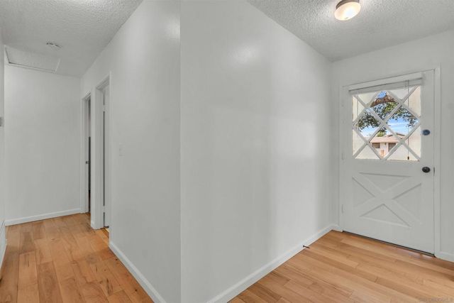10149 Carreta Dr, Santee, CA 92071