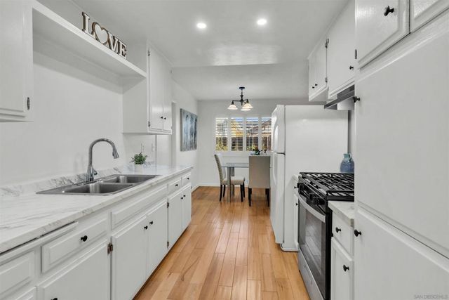 10149 Carreta Dr, Santee, CA 92071
