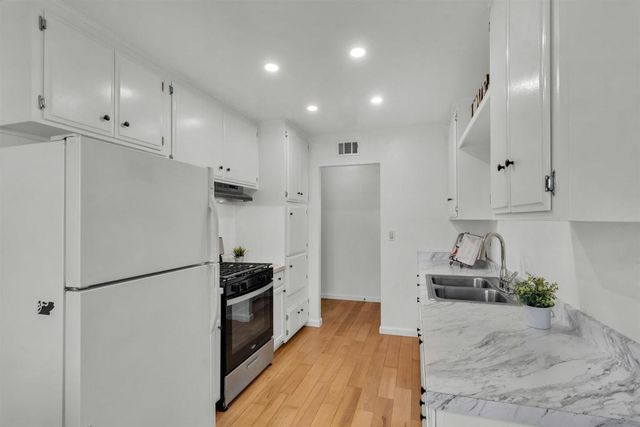 10149 Carreta Dr, Santee, CA 92071