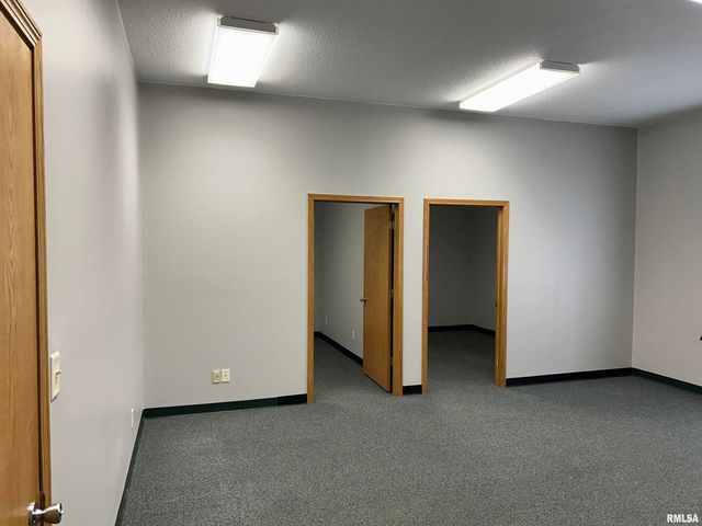 512 1ST Avenue 3, Colona, IL 61241