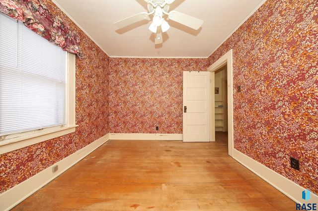 1112 W 8th St Street, Sioux Falls, SD 57104