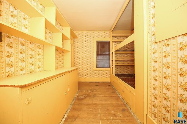 1112 W 8th St Street, Sioux Falls, SD 57104