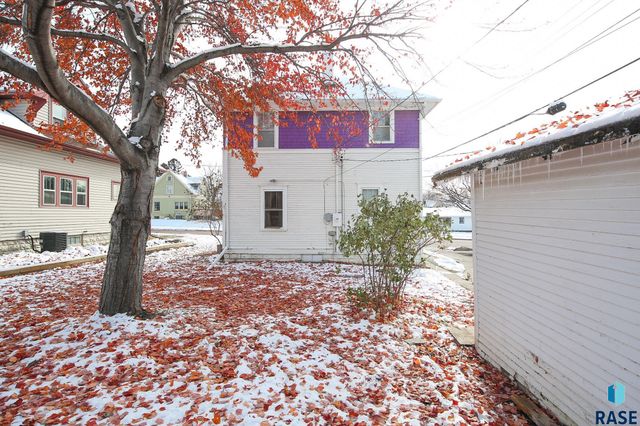 1112 W 8th St Street, Sioux Falls, SD 57104