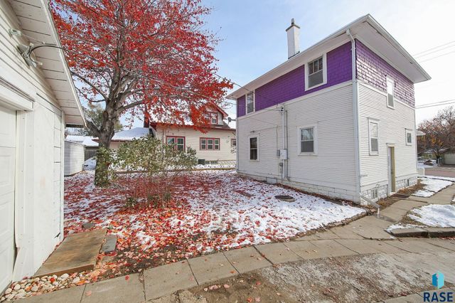 1112 W 8th St Street, Sioux Falls, SD 57104