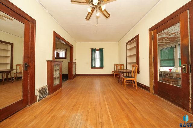 1112 W 8th St Street, Sioux Falls, SD 57104