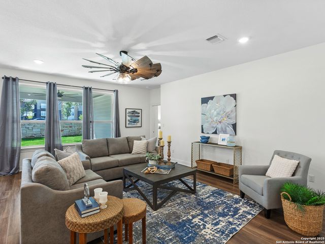 125 Slenderleaf, Marble Falls, TX 78654