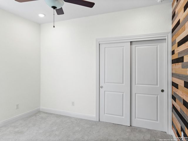 125 Slenderleaf, Marble Falls, TX 78654