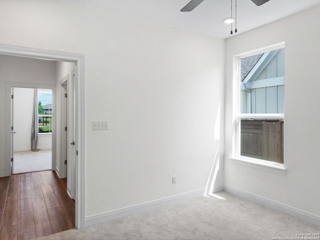 125 Slenderleaf, Marble Falls, TX 78654