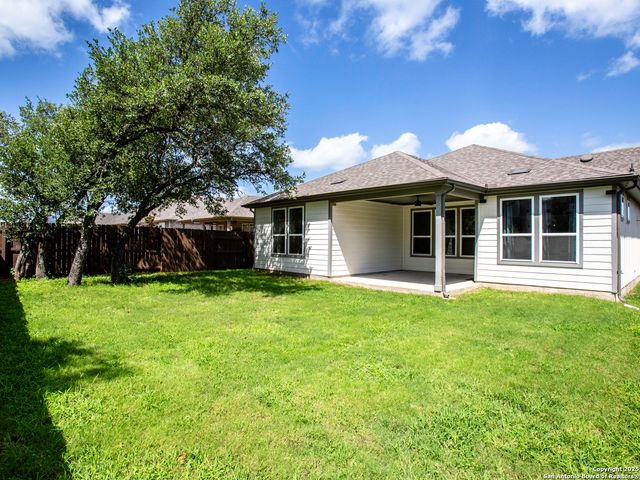 125 Slenderleaf, Marble Falls, TX 78654