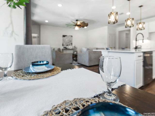 125 Slenderleaf, Marble Falls, TX 78654