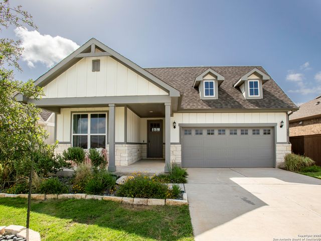 125 Slenderleaf, Marble Falls, TX 78654