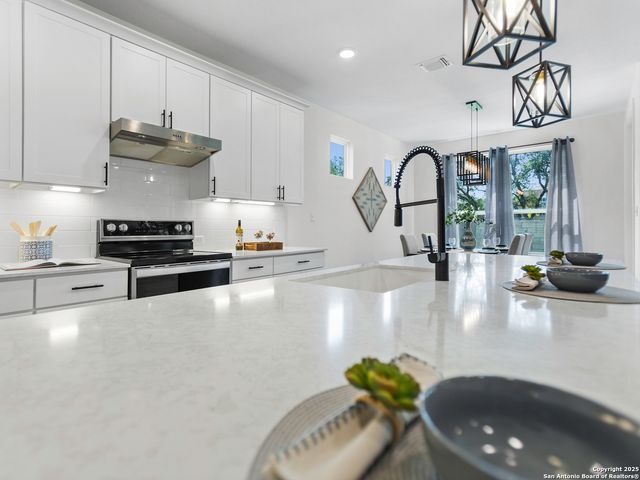 125 Slenderleaf, Marble Falls, TX 78654