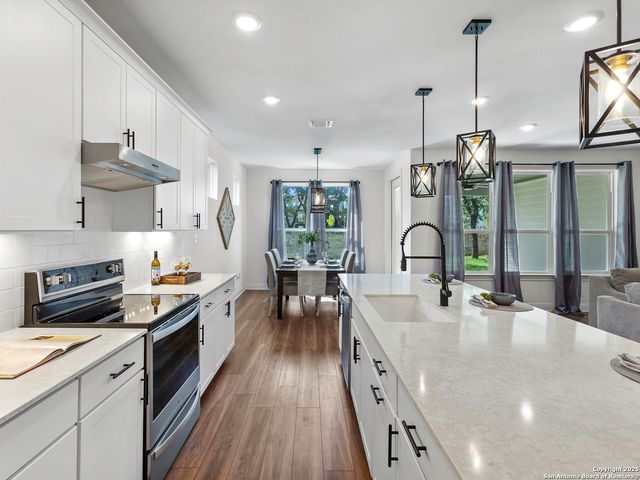 125 Slenderleaf, Marble Falls, TX 78654