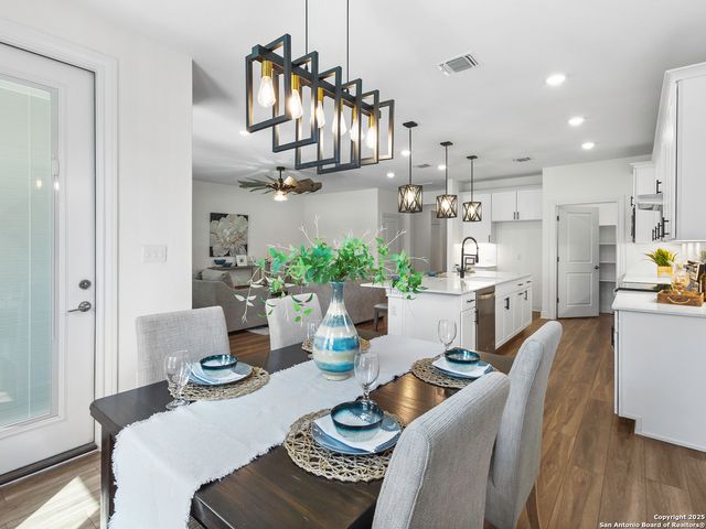 125 Slenderleaf, Marble Falls, TX 78654