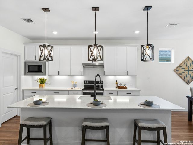 125 Slenderleaf, Marble Falls, TX 78654