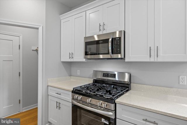 327 YORKTOWN BLVD, Locust Grove, VA 22508