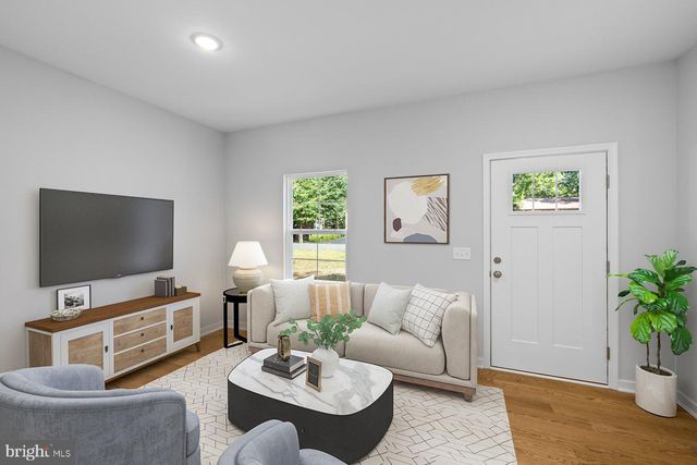 327 YORKTOWN BLVD, Locust Grove, VA 22508