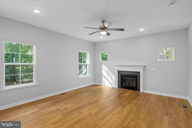 327 YORKTOWN BLVD, Locust Grove, VA 22508