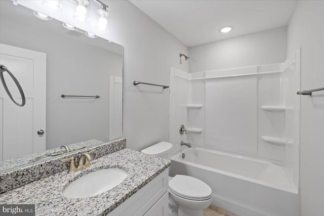 327 YORKTOWN BLVD, Locust Grove, VA 22508