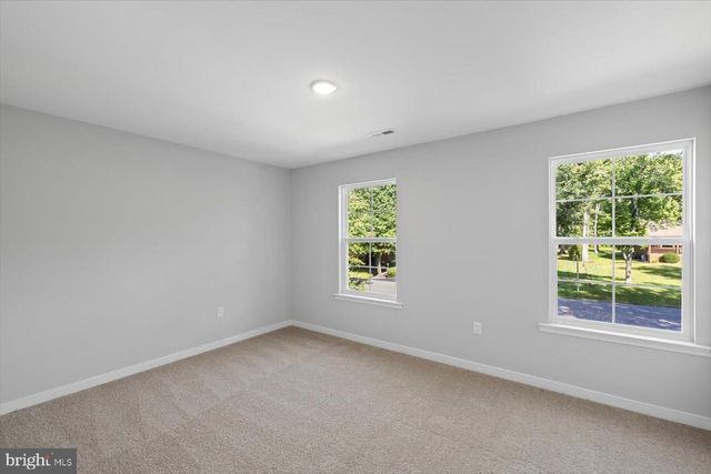 327 YORKTOWN BLVD, Locust Grove, VA 22508