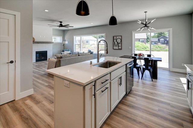 6607 Grouse Woods Road, Deforest, WI 53532