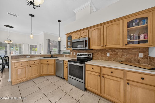 2912 SOUTHBANK Circle, Green Cove Springs, FL 32043