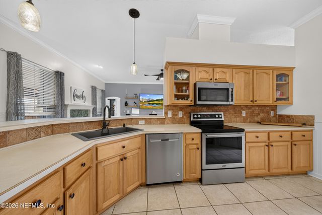 2912 SOUTHBANK Circle, Green Cove Springs, FL 32043