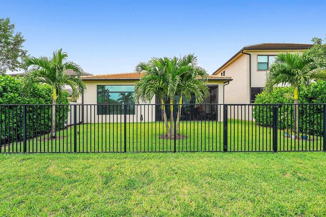 8884 Grand Prix Lane, Boynton Beach, FL 33472