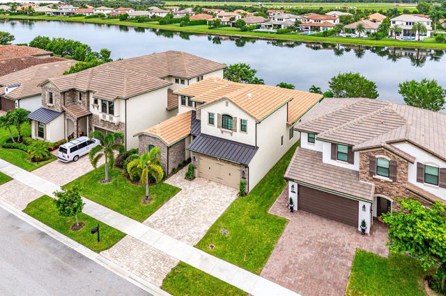 8884 Grand Prix Lane, Boynton Beach, FL 33472