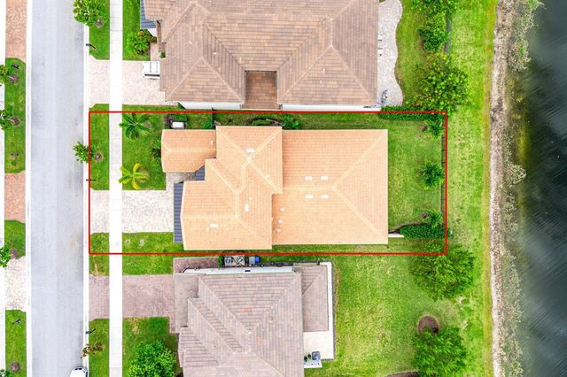 8884 Grand Prix Lane, Boynton Beach, FL 33472