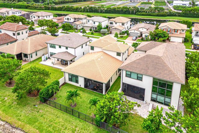 8884 Grand Prix Lane, Boynton Beach, FL 33472