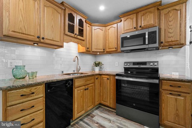 117 N ALDER AVE N, Sterling, VA 20164