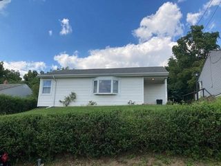 1317 New York, Port Vue, PA 15133