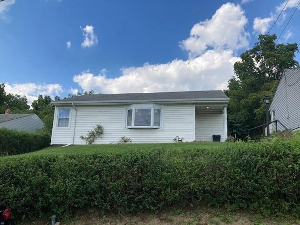 1317 New York, Port Vue, PA 15133