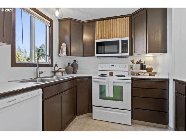 505 W JONES St, Yacolt, WA 98675