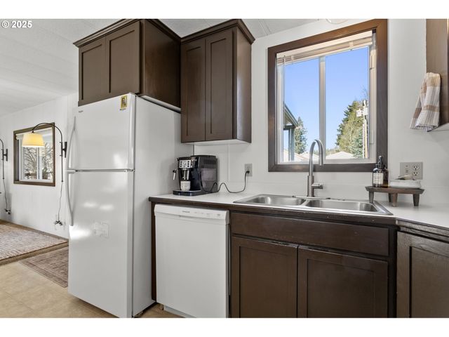 505 W JONES St, Yacolt, WA 98675