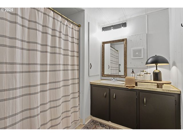 505 W JONES St, Yacolt, WA 98675