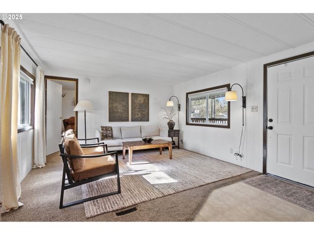 505 W JONES St, Yacolt, WA 98675