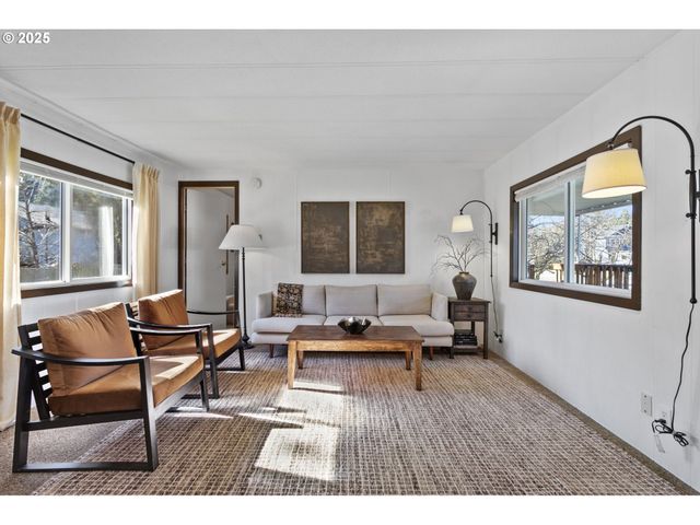 505 W JONES St, Yacolt, WA 98675