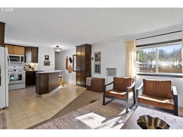 505 W JONES St, Yacolt, WA 98675