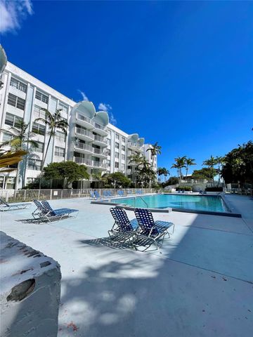 492 NW 165th Street Road, Miami, FL 33169