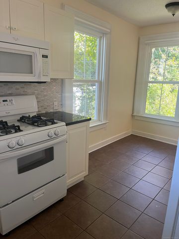 896 Quinnipiac Avenue 3, New Haven, CT 06513