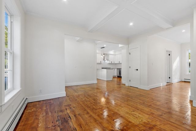 26 Caswell St, Fitchburg, MA 01420